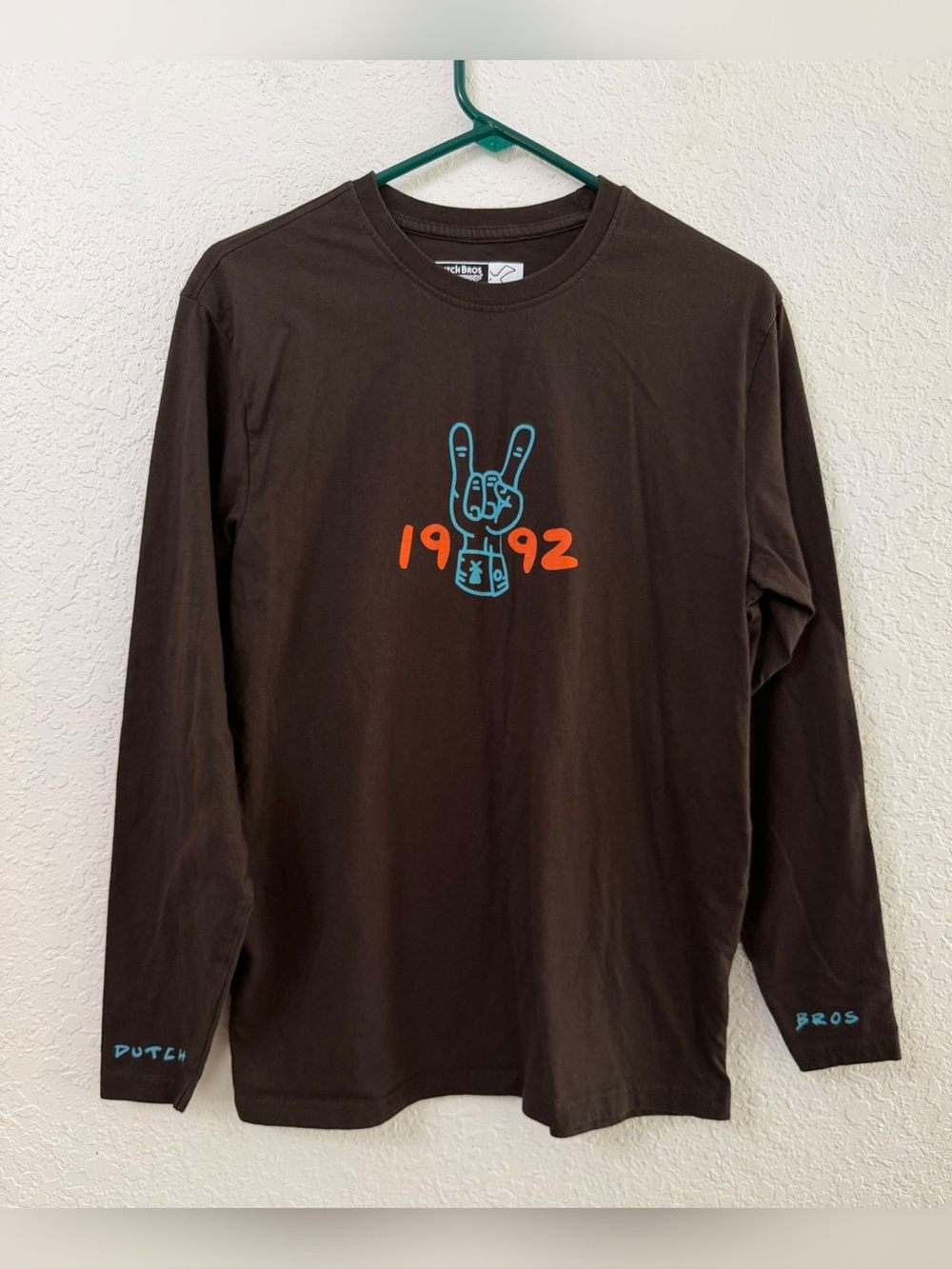 Dutch Brown Concert T-Shirt Style Brown Long Sleeve Graphic Tee Size Small